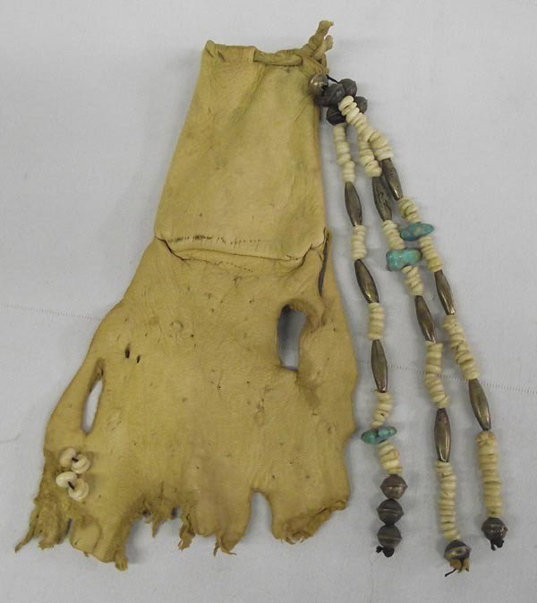 Vintage Navajo Medicine Bag: Vintage Native American Navajo Medicine Bag. Measures end to end approx. 15'' including beads. Buyers Pay Actual Shipping and Handling Charges(see terms and conditions for more information).