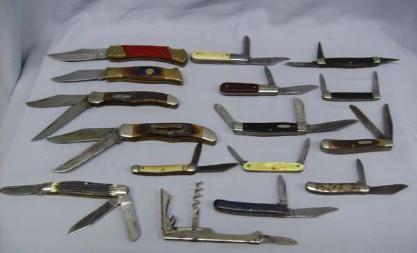 Pocket Knife Collection/16 pcs.: Pocket Knife Collection/16 pcs. Blades and cases are in good to fair condition for age. Largest knife measures 9''. Lot includes the following manufacturers: 2 Shrades, one ''Old Timer'', Johnston, Ra