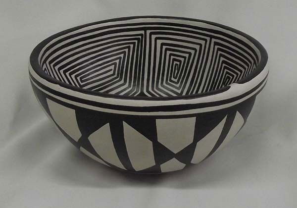Santo Domingo Bowl By Darria Aguilar: Native American Santo Domingo Bowl-By Darrin Aguilar. Maze pattern inside bowl, black & white. Measures 6.75''x3.75''. Buyers Pay Actual Shipping and Handling Charges(see terms and conditions for more