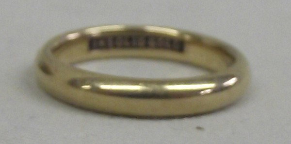 24 Kt 1H Solid Gold Wedding Band Size 8 1/2: DESCRIPTION: 24 Kt 1H solid gold wedding band. Says inside ring ''1H SOLID GOLD''. SIZE: Size 8 1/2, approx. 1/8'' wide.