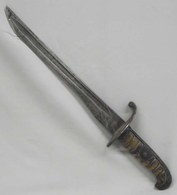 Antique 1800s Mexican Wooden Handle Sword: Antique 1800s Mexican Wooden Handle Sword, measures approx. 11''Blade and 5.5'' Wooden Handle. Handle has some damage to it. Sword has been shortened for convenience of Mexican Soldier.