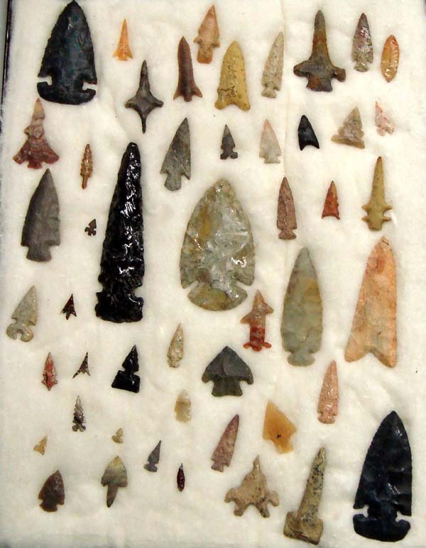 Large Collection Stone Arrowheads & Tools: Large Collection Stone Arrowheads & Tools, to include Spearheads, Arrowheads, & Bird Points. Larges 4'' L x 2'' W, smallest bird point 5/8'' x 1/4''. Age & Origin Unknown