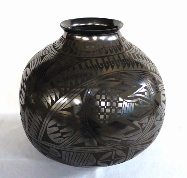 Museum Quality Mata Ortiz Olla by Lucie Soto: Stunning Museum Quality Mata Ortiz Olla by Lucie Soto, black on black geometric, highly burnished, stylized feather design, unusual lizard/frog medallions, measures approx. 13''D x 12.75''H