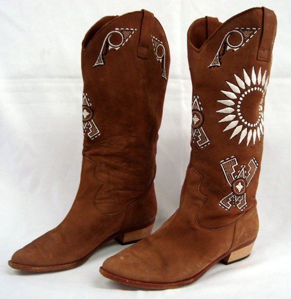 El Vaquero Suede Leather Embroidered Cowgirl Boots: El Vaquero Suede Leather Embroidered Cowgirl Boots, southwestern embroidered designs, size 7, some scuffing on toes, measures approx. 14.5''H from floor to top of boot