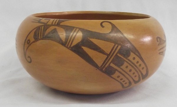 Vintage Hopi Bowl Bird Head Design: Vintage Hopi Bowl Bird Head Design. Wonderful example of the older Hopi pottery. Black parrot head and swirl designs around it. Measures 3.5''H x 8''W.