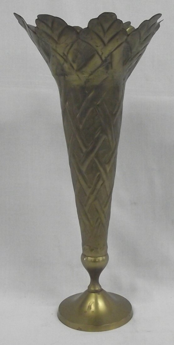 Antique Brass Bellows Vase: Antique Brass Bellows Vase. This really pretty piece stands approx. 18'' tall and is 8.75'' in diameter.