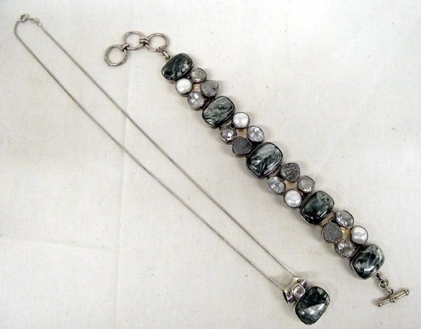 Chalcedony Druzy Pearl Crystal Bracelet & Pendant: Chalcedony Druzy Pearl Crystal Link Bracelet & Pendant. Artistic array of sterling silver link bracelet with stones of green chalcedony, druzy, baroque pearls and faceted rock crystal. The pendant is