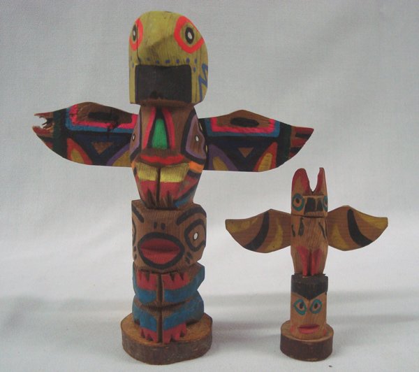 Pr Northwest Coast Trading Post Totems: Pr Northwest Coast Trading Post Totems, largest measures 4''W x 6.5''H, brightly painted on wooden bases, each have chips in wings