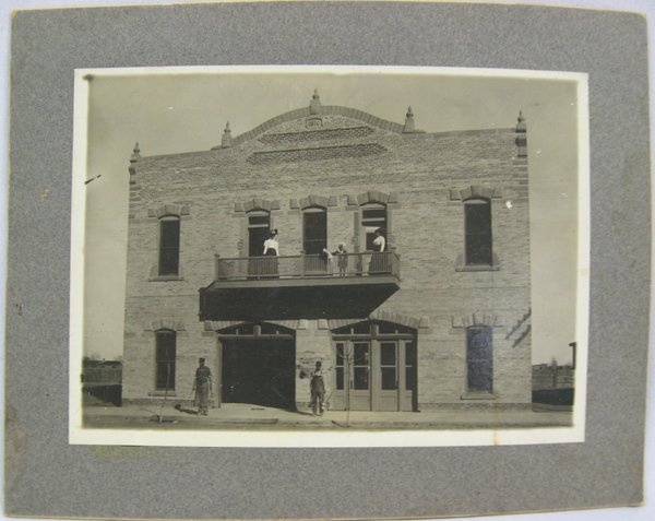 Antique 1920s Deming New Mexico Photograph: Antique 1920s Deming New Mexico Photograph, date at the top of the building is 1910, Luna County Historical Society sticker on back, photo measures 5'' x 7''