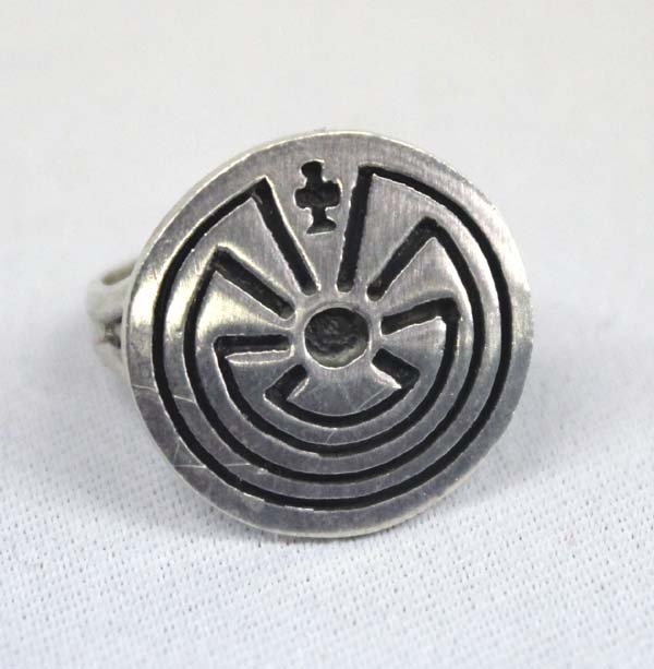 Navajo Sterling Silver Man in the Maze Ring Sz 7.5: Navajo Sterling Silver Man in the Maze Ring Sz 7.5, measures approx. 3/4'' L & weighs 4.9gr