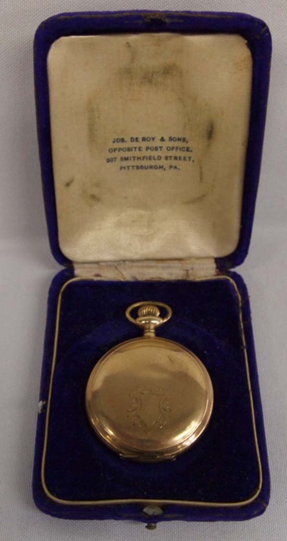 Antique Estate Elgin 14K Gold Pocket Watch in Case: 1900 Antique Turn of the Century Estate Elgin 14K National Watch Co. Gold Pocket Watch, mod. 3, size 0, measures 2.25''L x 1.5''D, 59.1g in total wt, hunter's case, missing glass face and hour hand, h