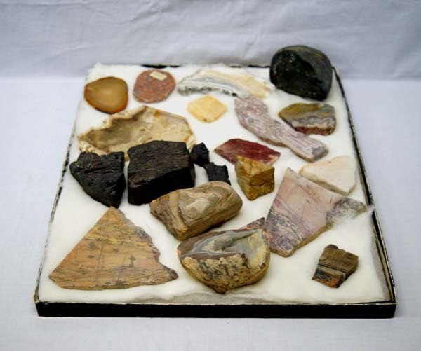 Collection of Rocks: Collection of Rock Specimens, largest measures 4" x 5", includes various agate slabs, a geode, Brazilian Agate, quartz, and others