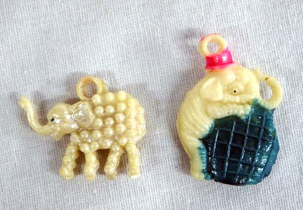 Pr 1940's Cracker Jack Prizes: Pr 1940's Cracker Jack Prizes, both are elephants and made of hard plastic, .75''D