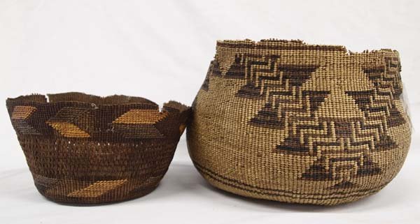Pr Antique Tlingit Baskets: Pr Antique Native American Tlingit Baskets, largest measures 7'' x 8'', both baskets have damage