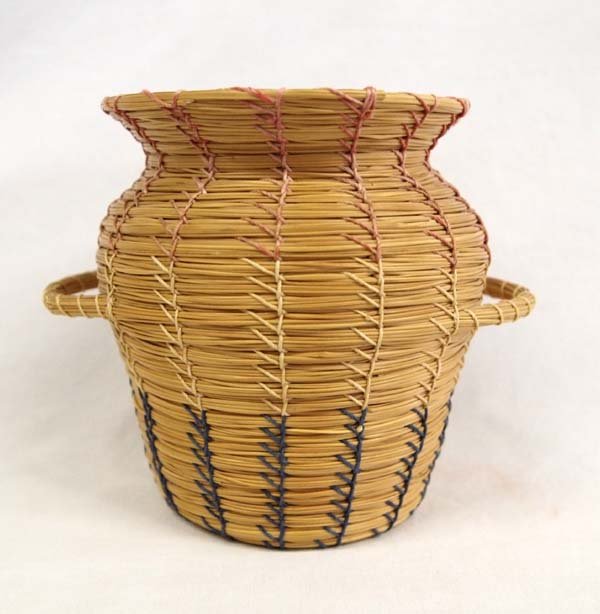 Native American Seminole Double Handled Basket: Native American Seminole Double Handled Pine Needle Basket, measures 4''H x 4.5''D