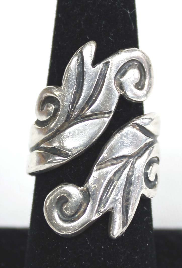 Mexican Taxco Sterling Ring by Cazares, Size 8 (1 of 3)
