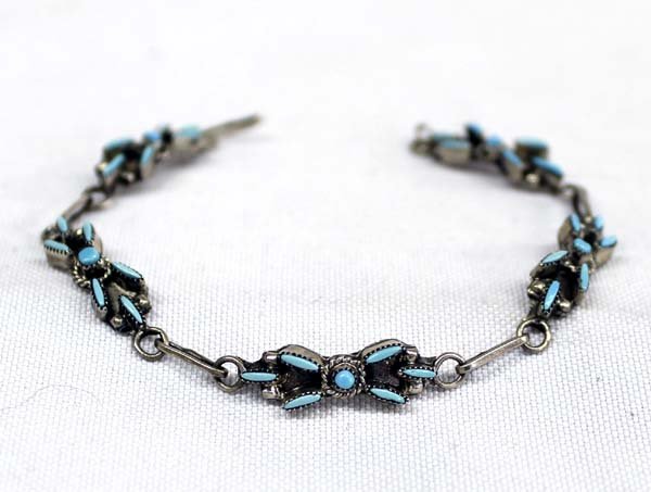 Zuni Sterling Needlepoint Turquoise Bracelet: Beautiful Native American Zuni Sterling Needlepoint Turquoise Bracelet, measures 7'' end to end, 6.5g in total wt.