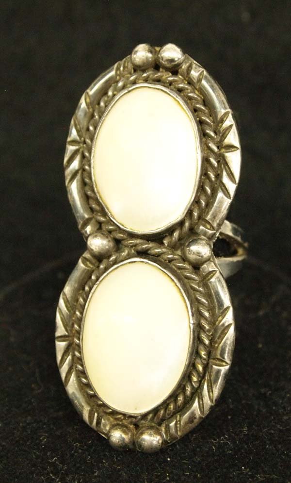 1950 Estate Navajo Sterling Mother of Pearl Ring (1 of 2)