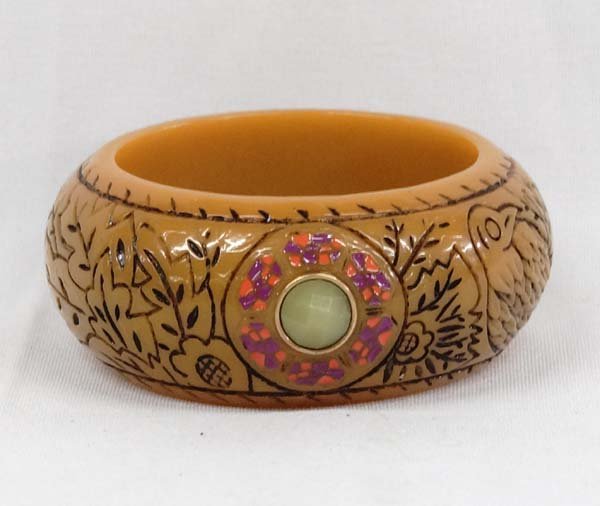 Lucky You Butterscotch Bakelite Bracelet (1 of 4)