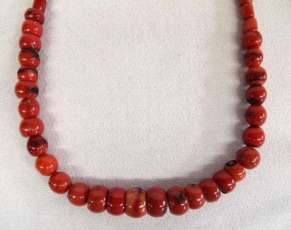 Native American Santo Domingo Coral Necklace (1 of 5)