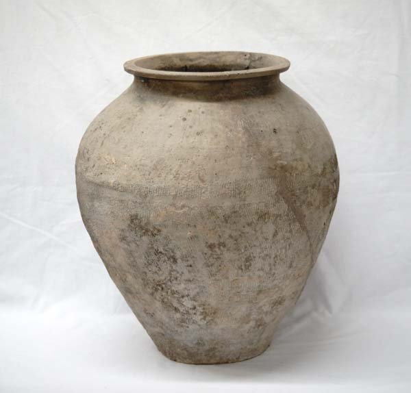 Chinese Hans Dynasty Style Jar: Chinese Hans Dynasty Style Jar, measures 15''H x 15''D