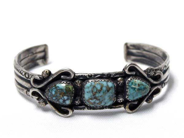 Vintage Navajo Sterling Turquoise Bracelet (1 of 3)