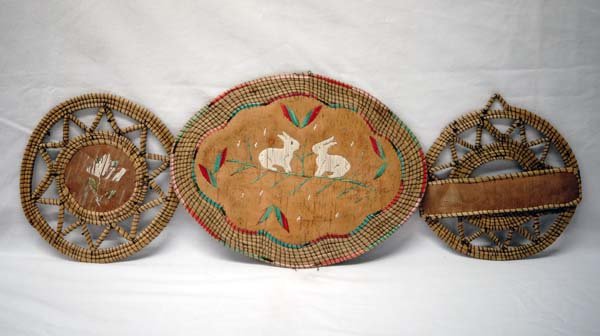 3 Antique Iroquois Porcupine Quill Basketry Trays: 3 Antique Native American Iroquois Porcupine Quill Basketry Trays, largest measures 10.5'' x 8''