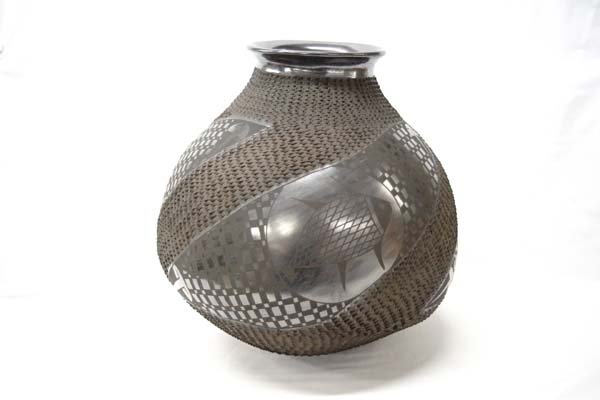 Large Mata Ortiz Black on Black Olla by G Sandoval (1 of 4)