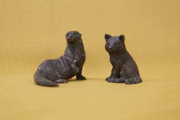 Miniature Bronze Otter & Wolf (1 of 3)