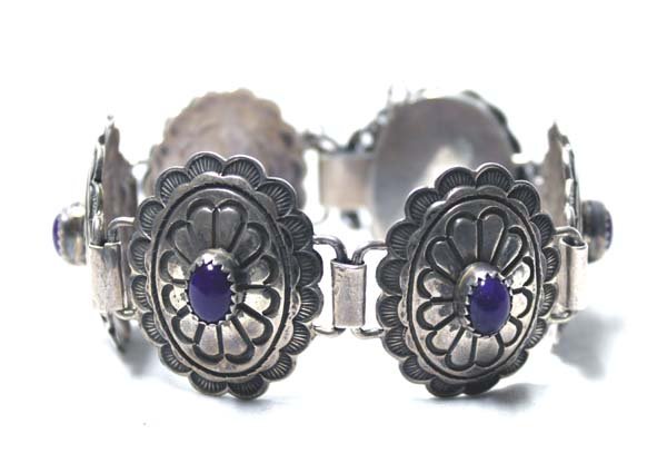 Navajo Sterling Sugilite Concho Link Bracelet: Beautiful Native American Navajo Sterling Silver Sugilite Concho Link Bracelet, measures 6.5'' end to end x 1''W, 41.97g in total wt.