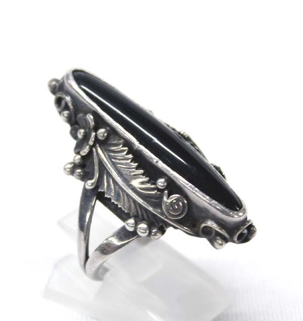 Navajo Sterling Silver Onyx Ring, Size 7, T Guerro (1 of 2)