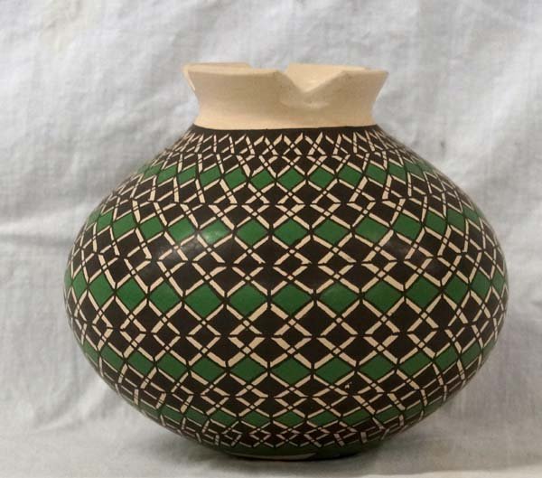 Mexican Mata Ortiz Eye Dazzler Jar by Gaona (1 of 3)