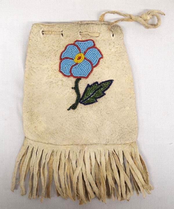 Native American Nez Perce Doeskin Beaded Purse (1 of 3)