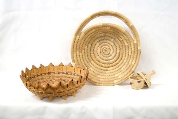 Collection of Estate Native American Baskets (1 of 5)