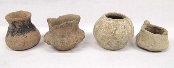 4 PreColumbian Miniature Pottery Jars (1 of 3)