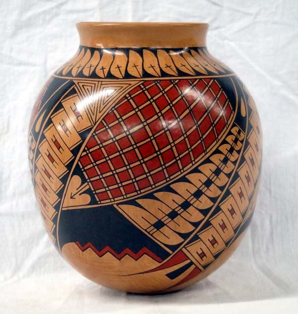 Mexican Mata Ortiz Polychrome Jar by D. Bejarano (1 of 3)