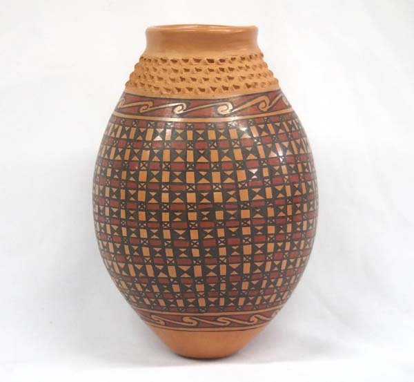 Mexican Mata Ortiz Polychrome Jar by D. Gonzalez (1 of 2)