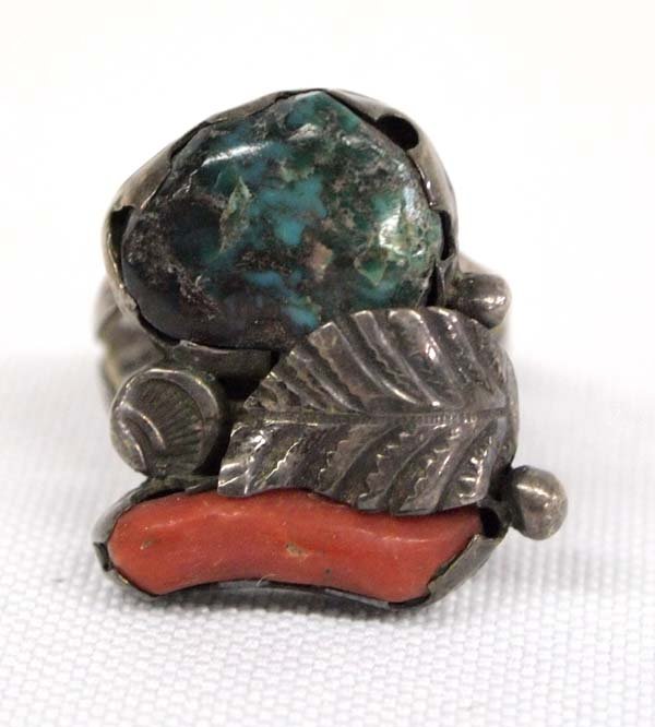 Antique Estate Navajo Silver Turquoise Ring, Sz 8: Antique Estate Native American Navajo Sterling Silver Turquoise Ring, Size 8, measures 1''L x .75''W
