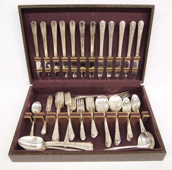 1940 William Rogers 8 Serving Silverplate Flatware (1 of 4)