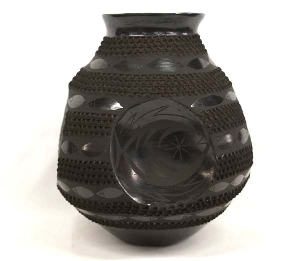 Mexican Mata Ortiz Fish Jar by Jose Gonzalez: Mexican Mata Ortiz Black on Black Fish Jar by Jose Gonzalez, textured areas, measures 9''H x 8.5''D, signed by artist, gun metal finish