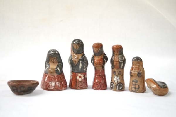 Mexican Tlaquepaque Pottery Nativity Scene, 7 pc. (1 of 4)