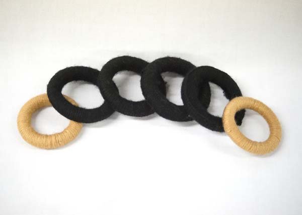 6 Mexican Mata Ortiz Yarn Covered Pottery Rings (1 of 2)