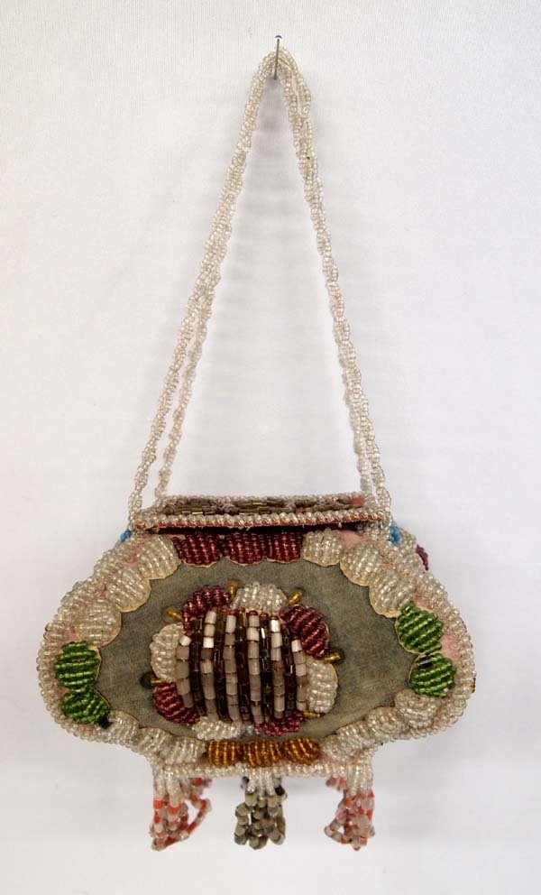 1901 Northeast Coast Iroquois Beaded Whimsical Box (1 of 7)
