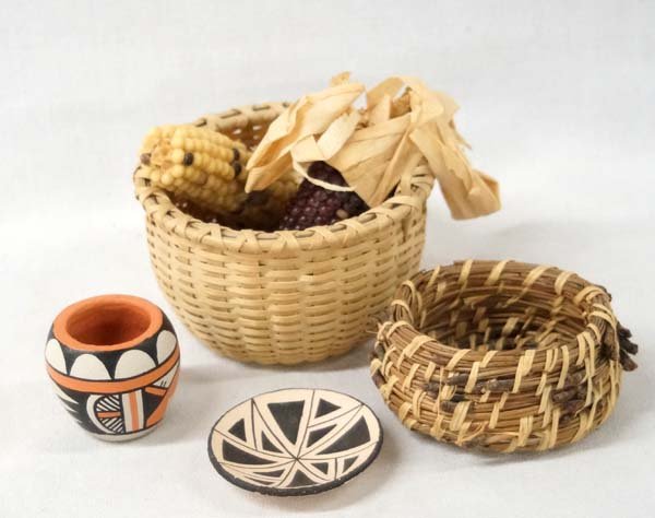 Native American Miniature Pottery and Baskets (1 of 7)