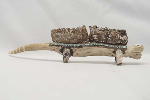 Native American Zuni Carved Antler Lizard (1 of 3)
