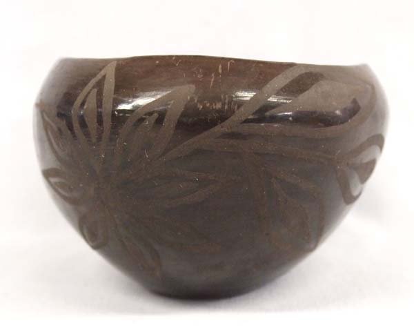 Vintage Native American Santa Clara Pottery Jar (1 of 3)