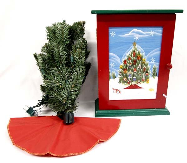 Brand New Thomas Pacconi Wood Advent Calendar: Brand New in Box Thomas Pacconi Classics Wood Advent Calendar, comes with 24 glass ornaments and display tree, #TPC-ORN-723