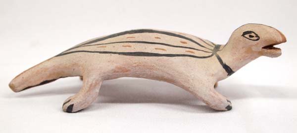 Cochiti Pottery Lizard by Maria Romero: Vintage Native American Cochiti Lizard. This sweet guy measures 5.5''L x 3.5''W