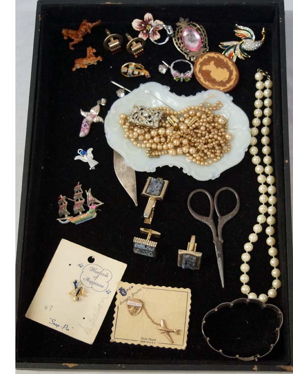 Manning Estate Jewelry Collection (1 of 4)
