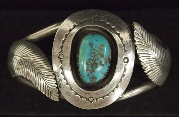 Beautiful Navajo Sterling Turquoise Bracelet (1 of 4)
